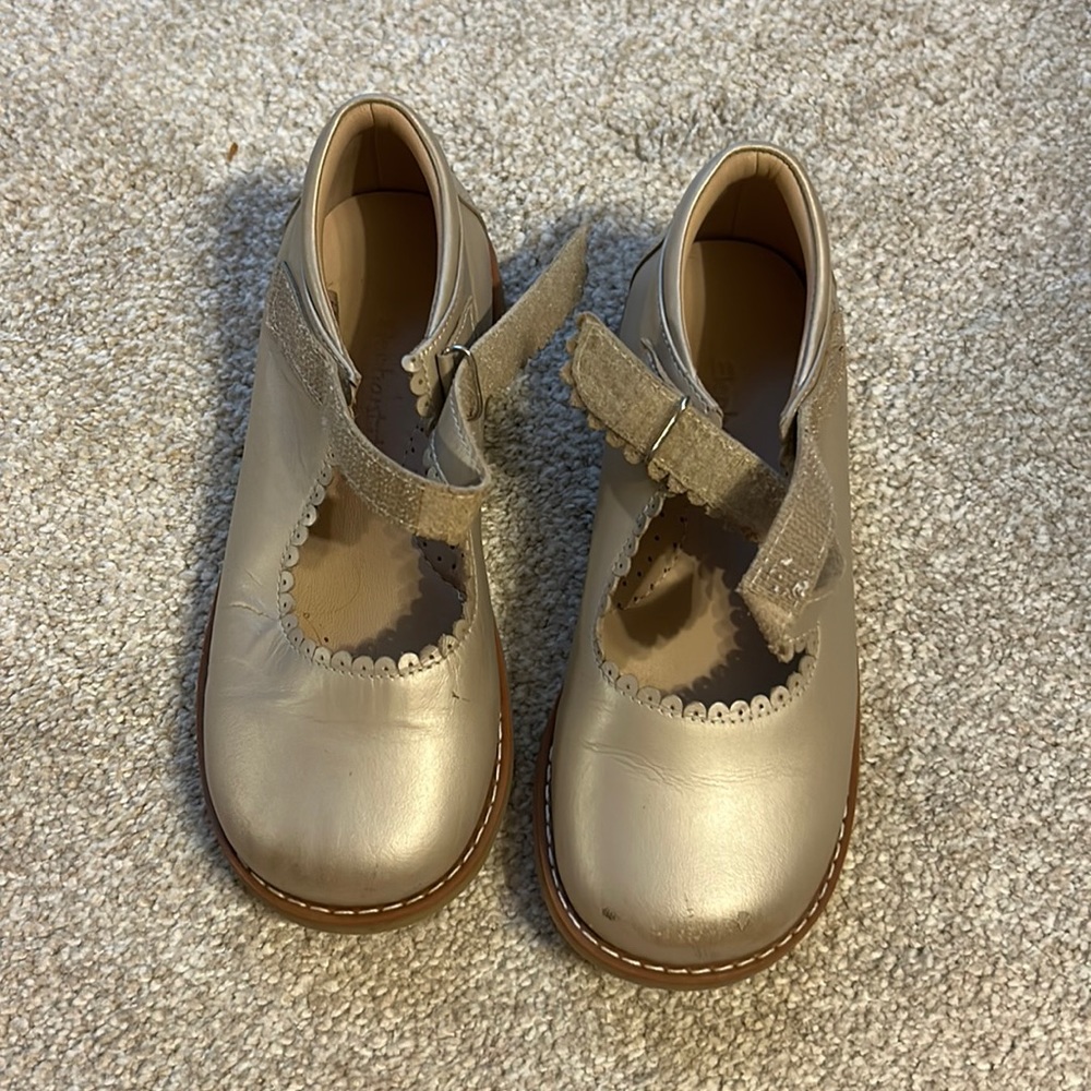 Girls dress shoes- good condition- European 29- US 12